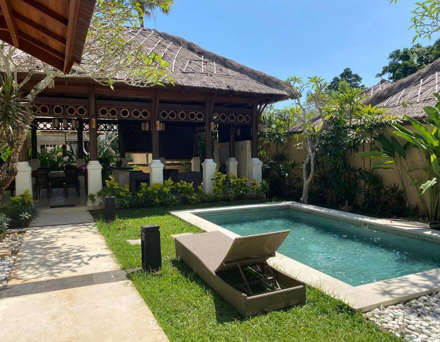 Jimbaran Beachstroll Villa Exterior photo
